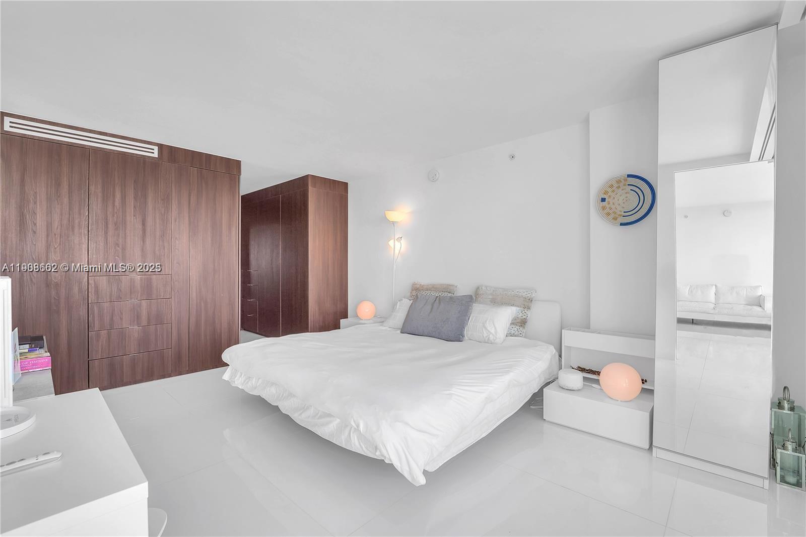 SOUTH POINTE TOWERS CONDO - Residential Lease