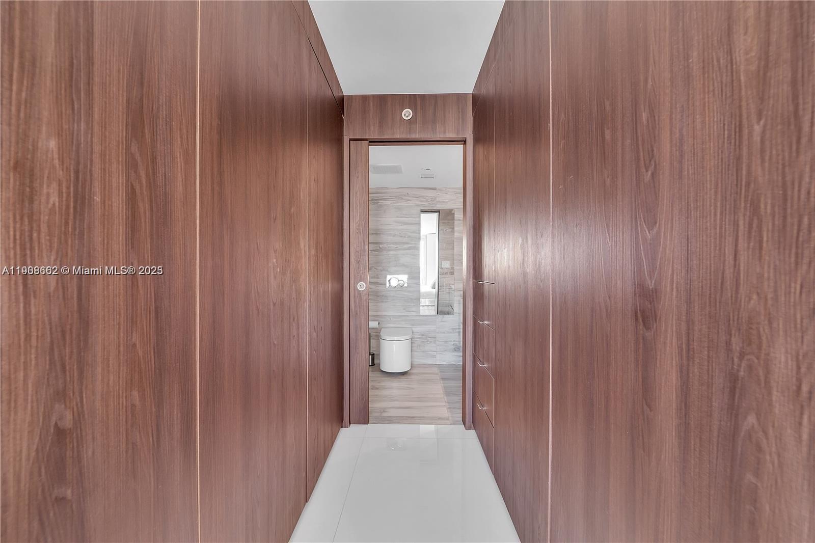 SOUTH POINTE TOWERS CONDO - Residential Lease