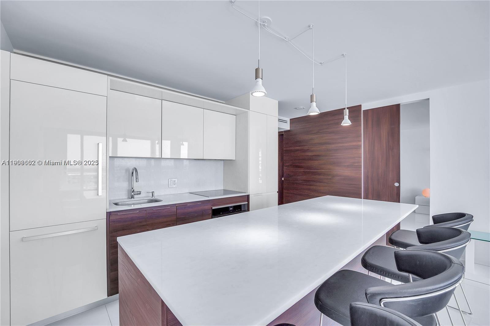 SOUTH POINTE TOWERS CONDO - Residential Lease