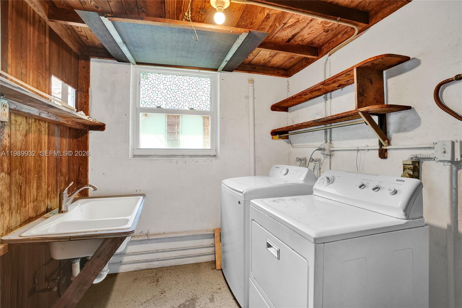 BRENTWOOD REV PL - Residential