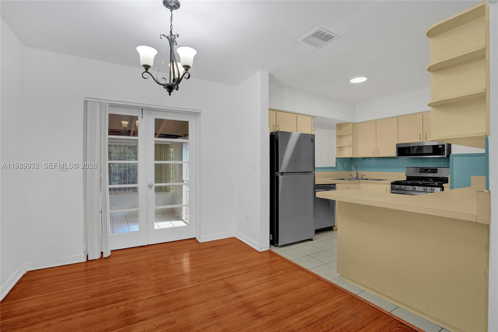 BRENTWOOD REV PL - Residential