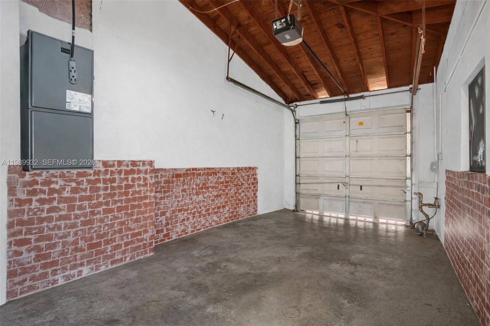 BRENTWOOD REV PL - Residential