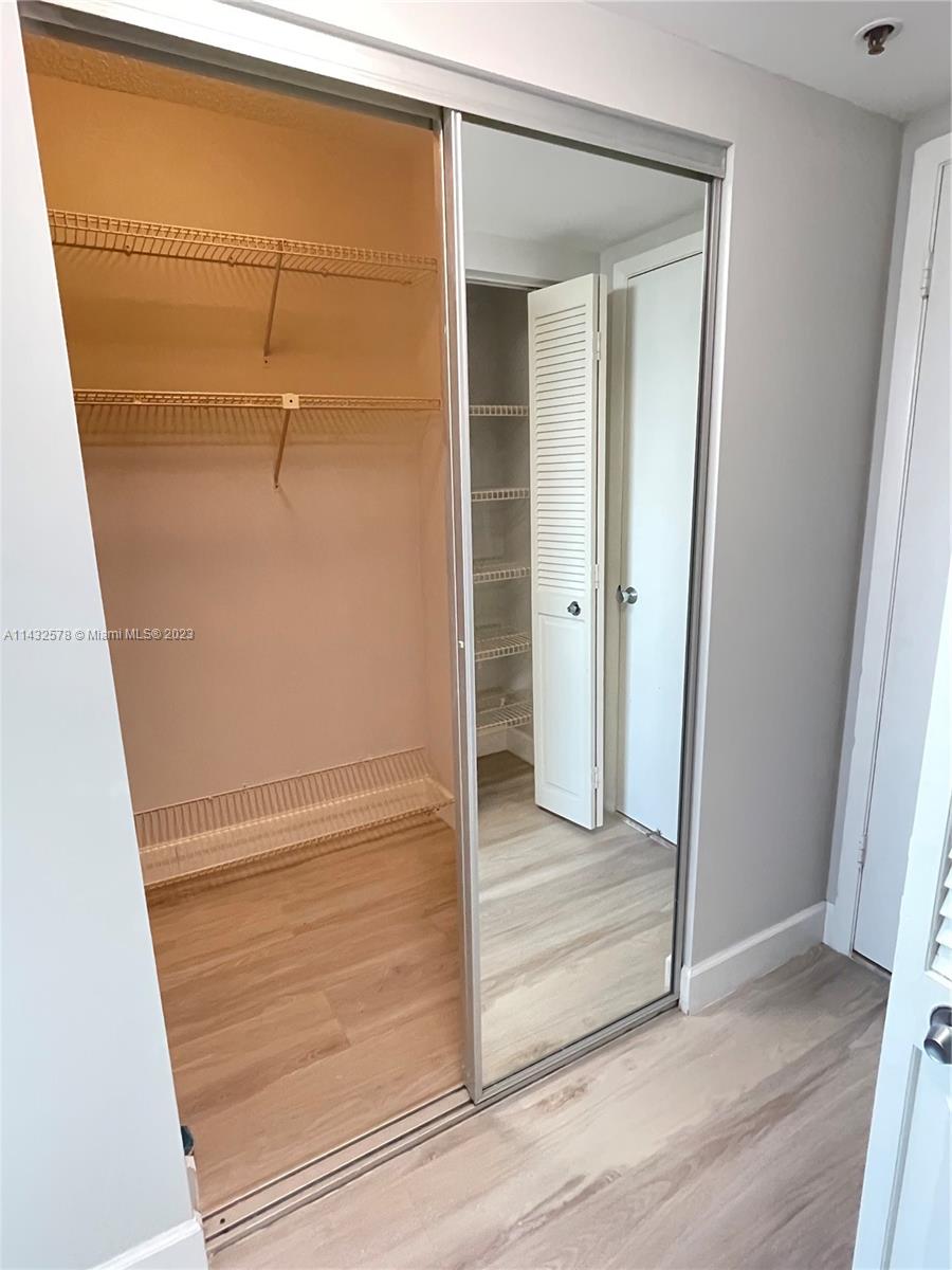 HILLCREST EAST NO 20 COND - Residential