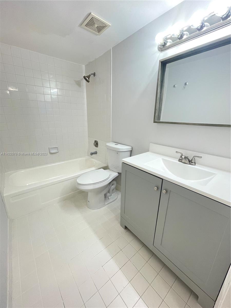 HILLCREST EAST NO 20 COND - Residential
