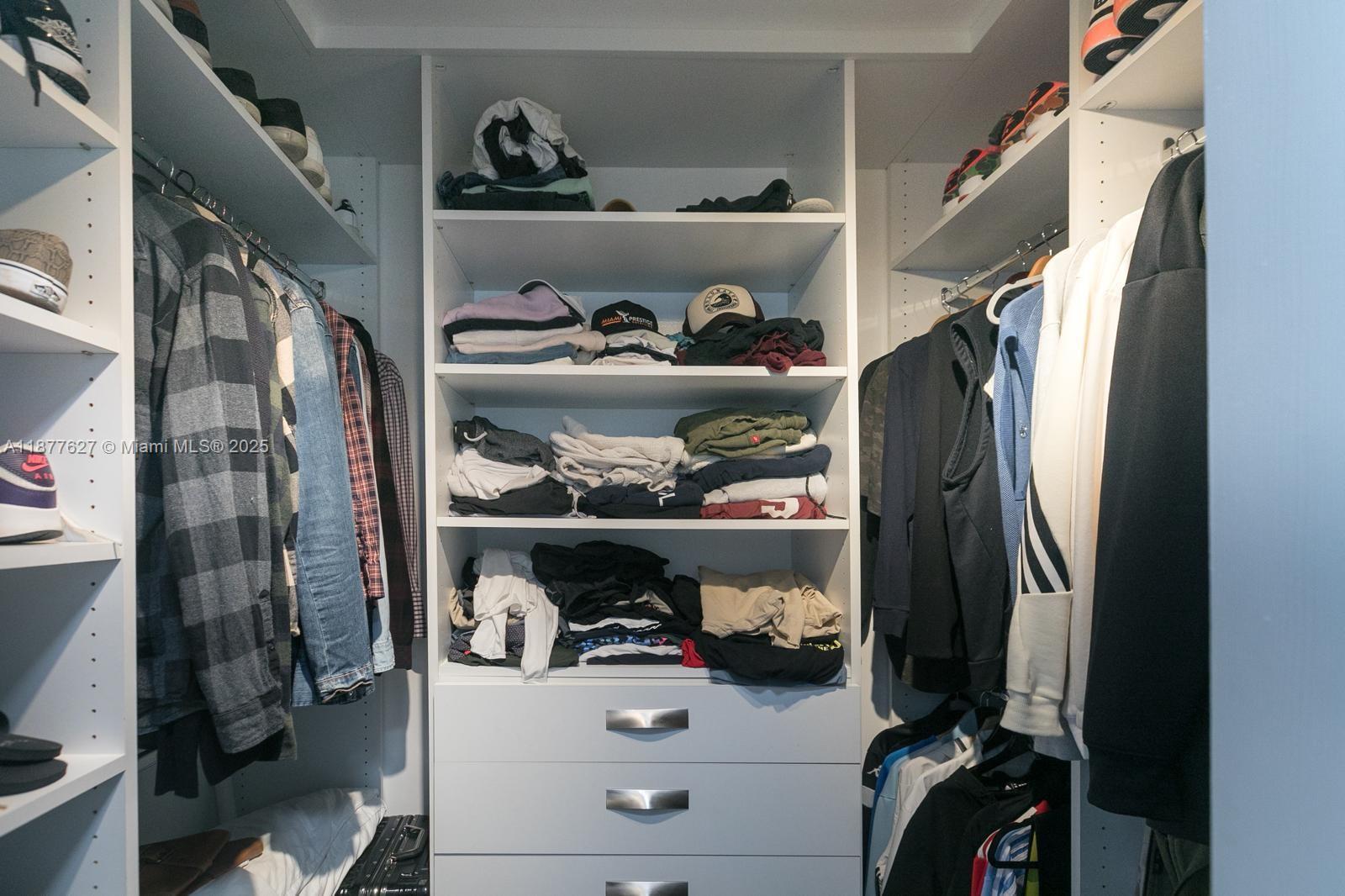 LAKES BY THE BAY SEC 7 - Residential