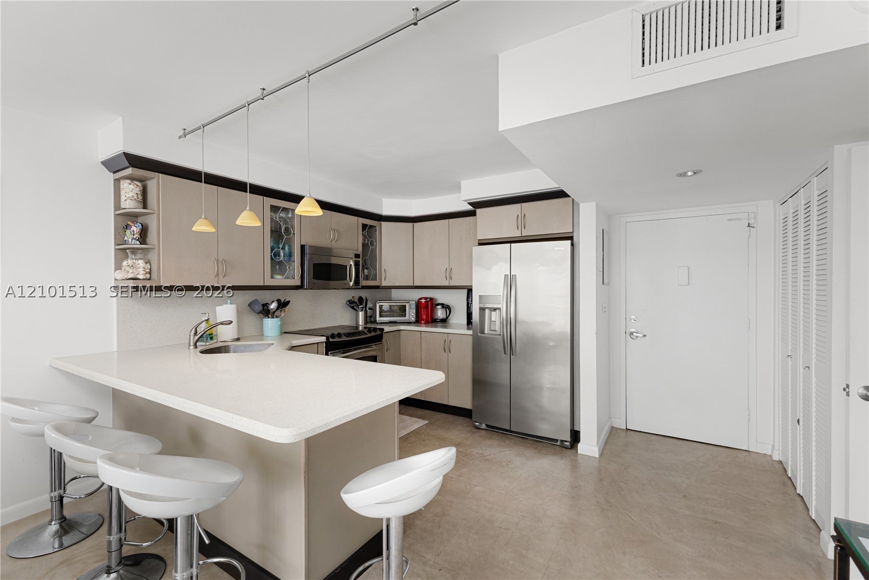 345 Ocean Dr 812