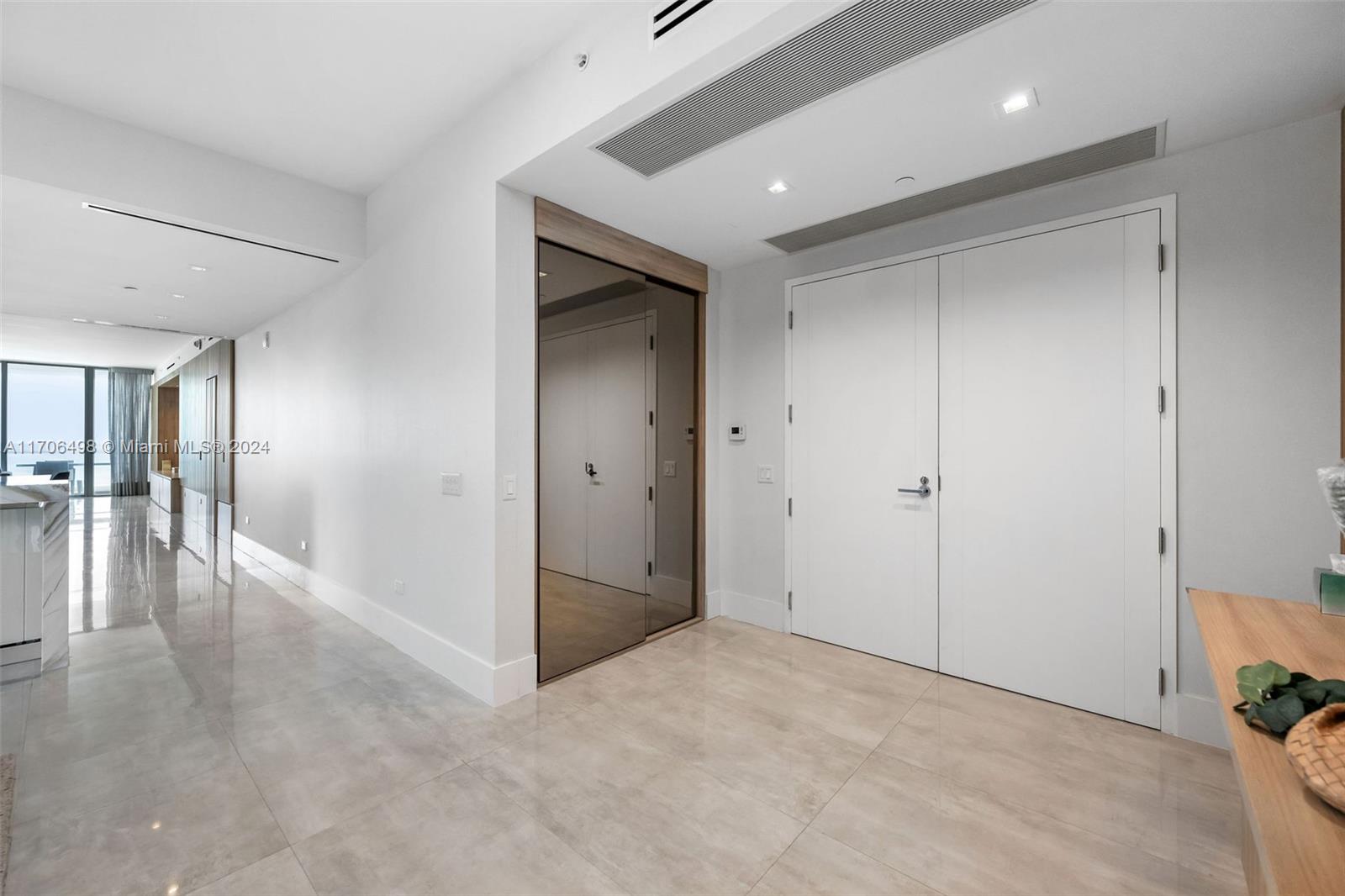 NORTH BISCAYNE BEACH AMEN - Residential