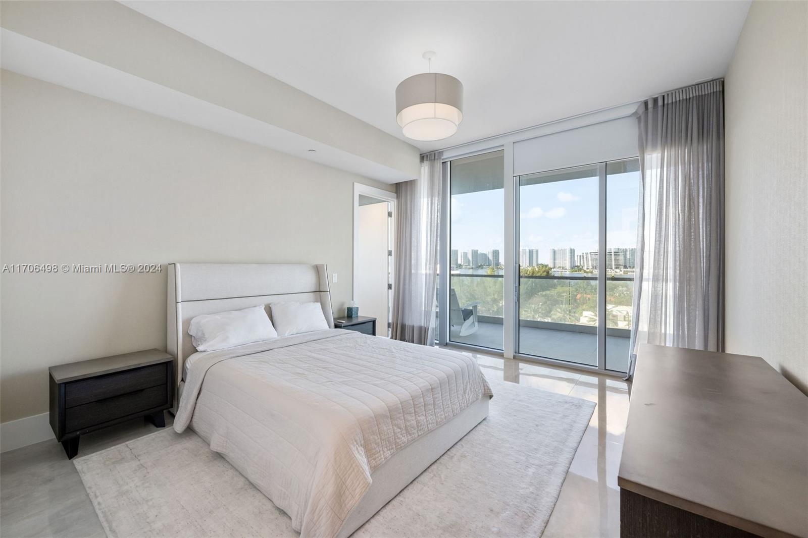 NORTH BISCAYNE BEACH AMEN - Residential