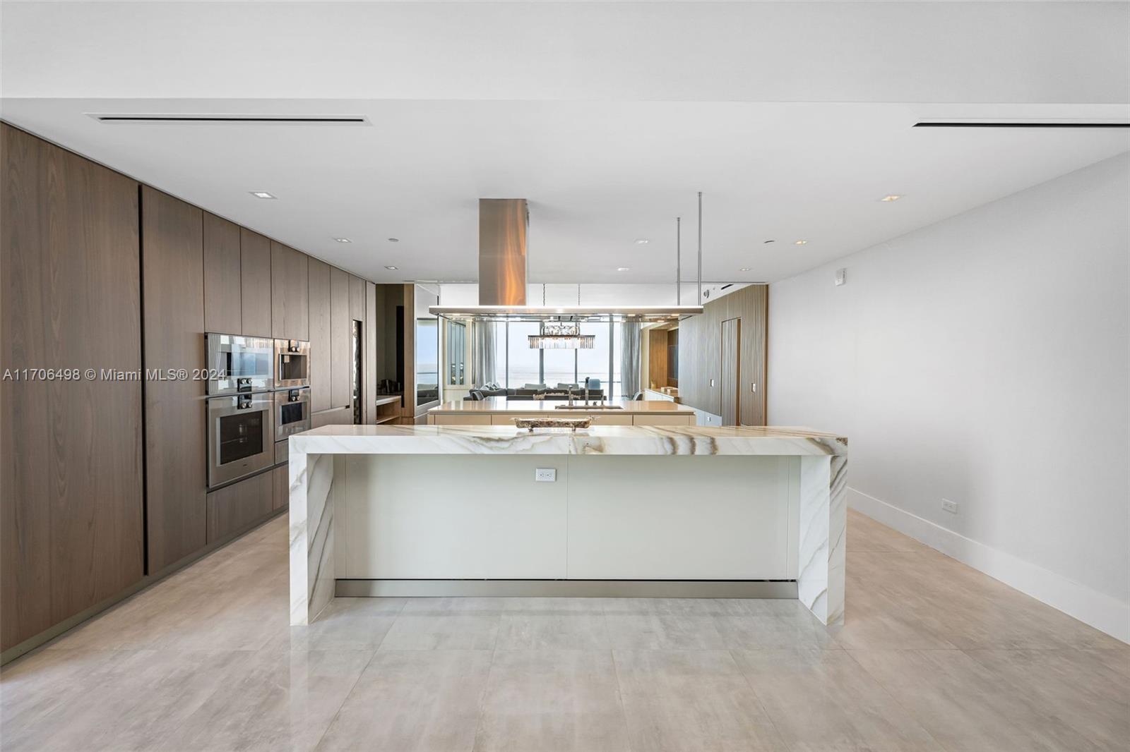 NORTH BISCAYNE BEACH AMEN - Residential
