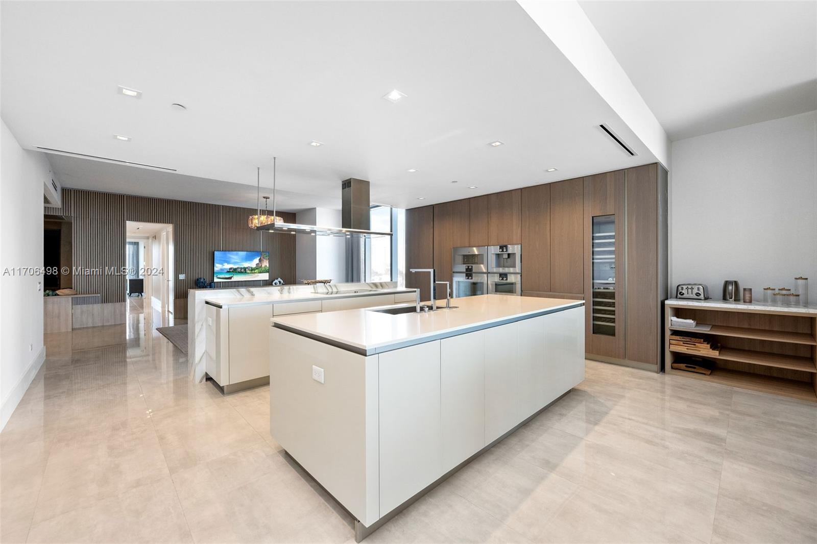 NORTH BISCAYNE BEACH AMEN - Residential