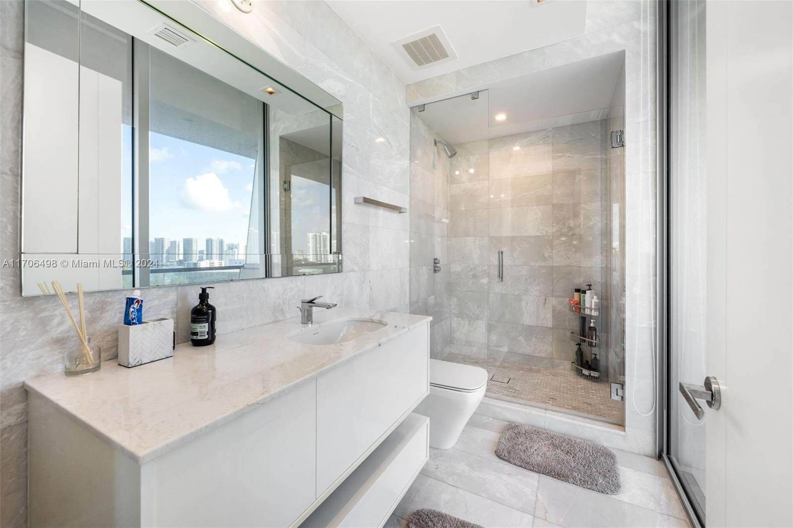 NORTH BISCAYNE BEACH AMEN - Residential