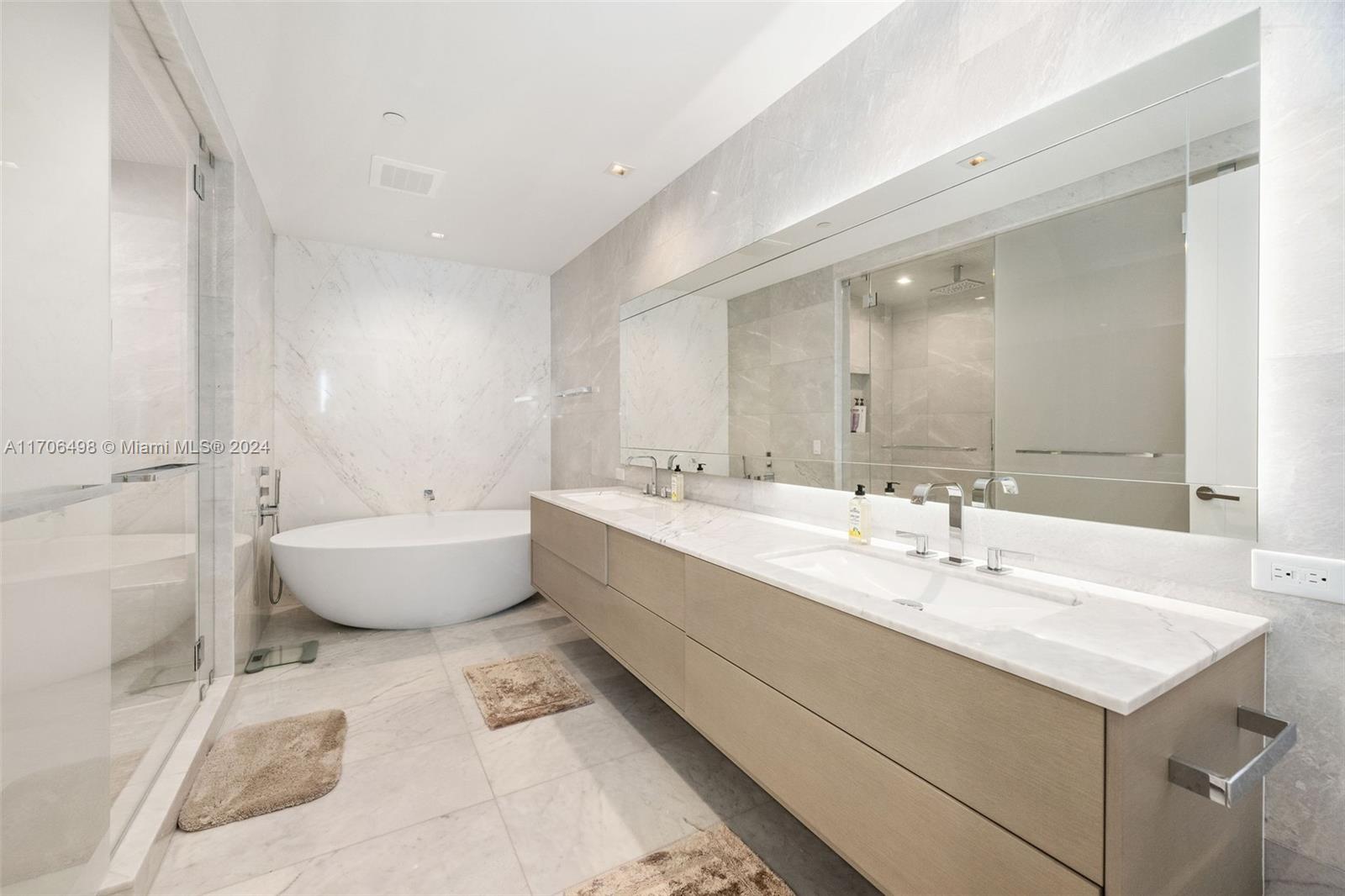NORTH BISCAYNE BEACH AMEN - Residential
