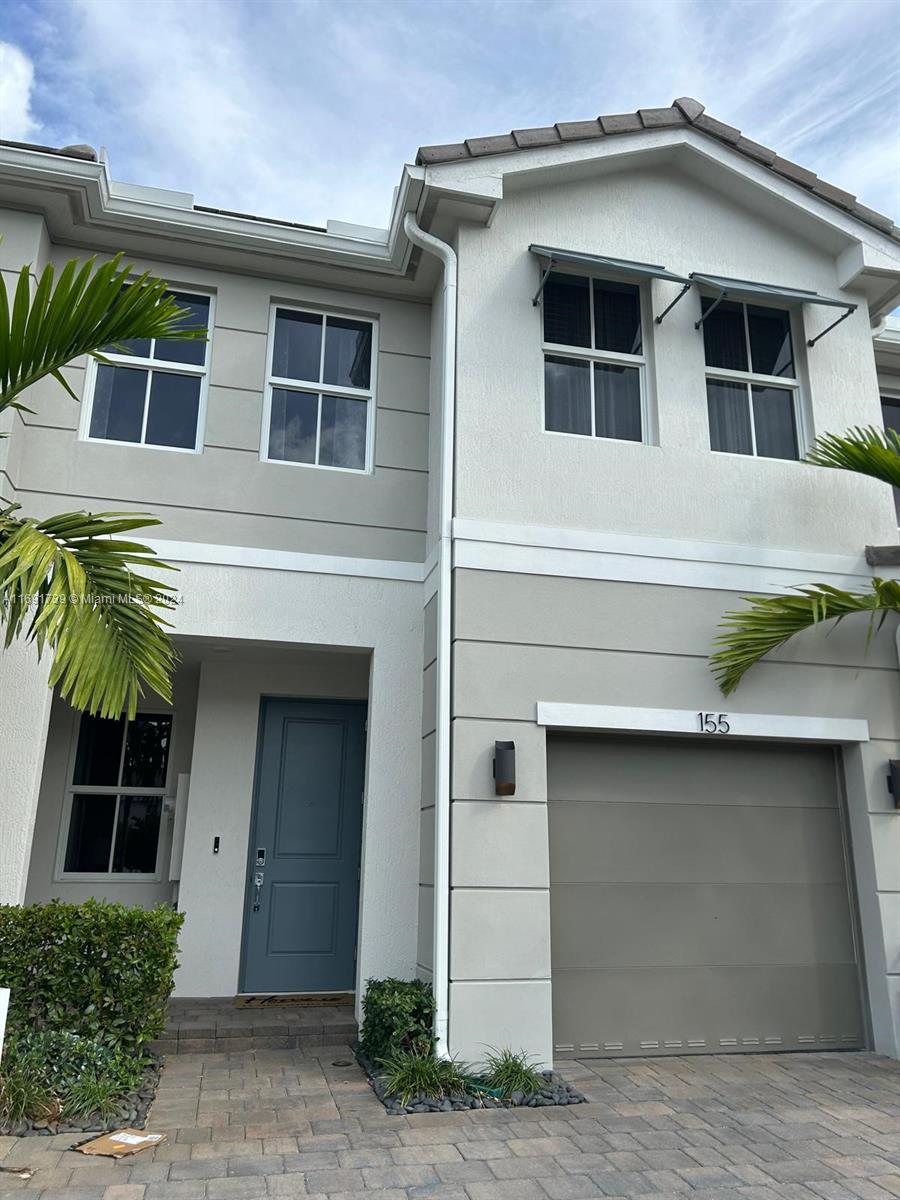 134 Sw 170th Ave 134, Pembroke Pines, Miami-Dade County, Florida - 4 Bedrooms  
3 Bathrooms - 