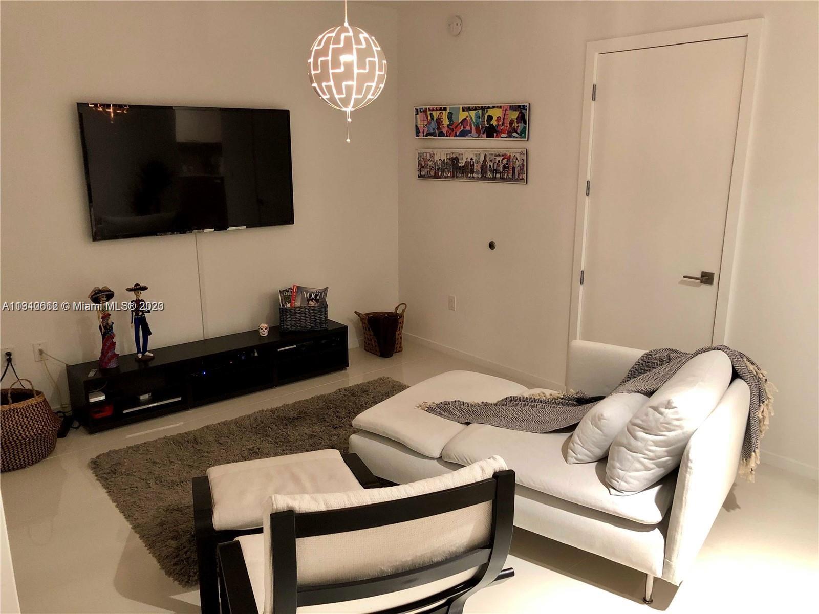 5252 PASEO CONDO - Residential Lease