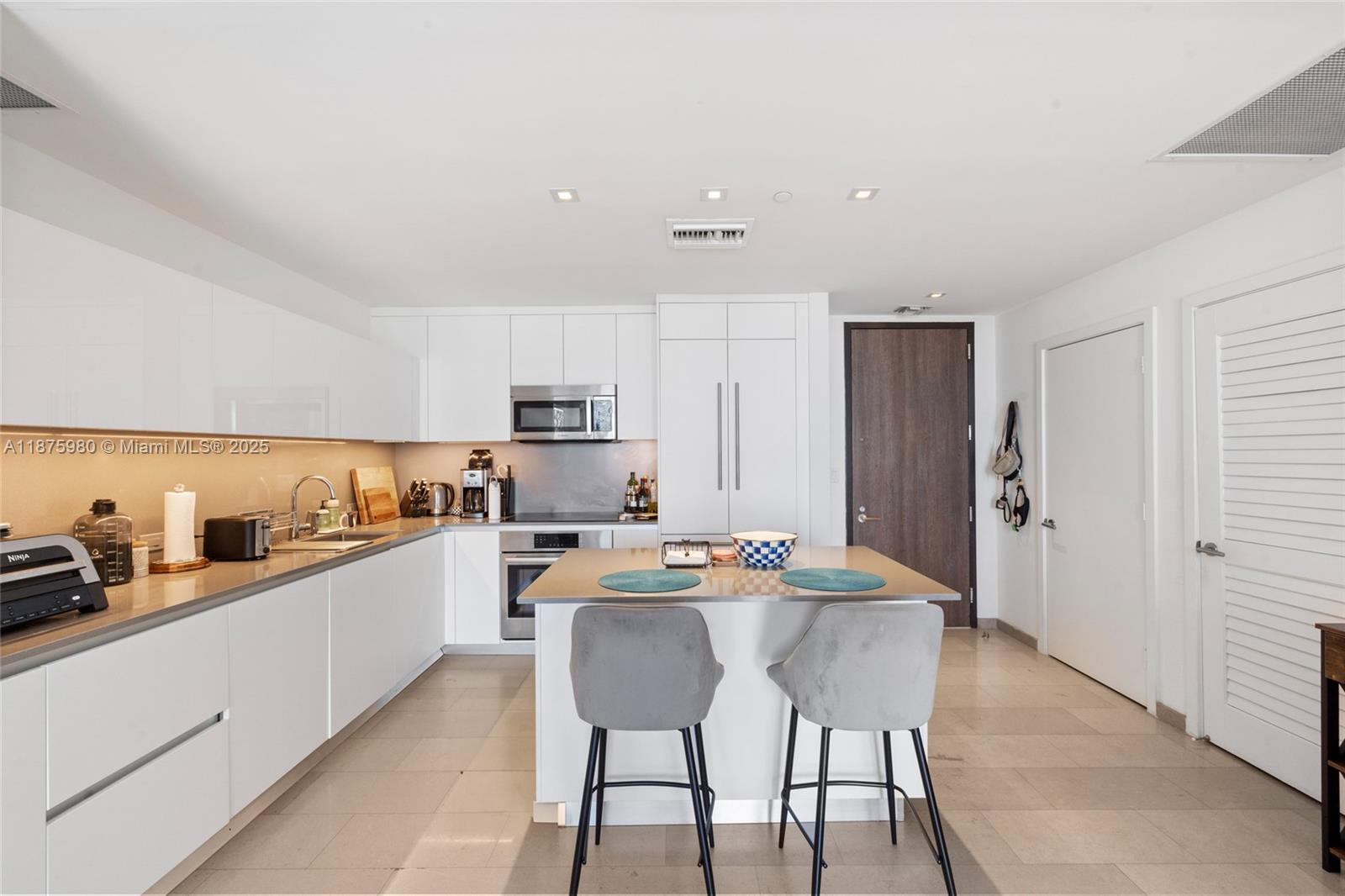 RISE CONDO - Residential Lease