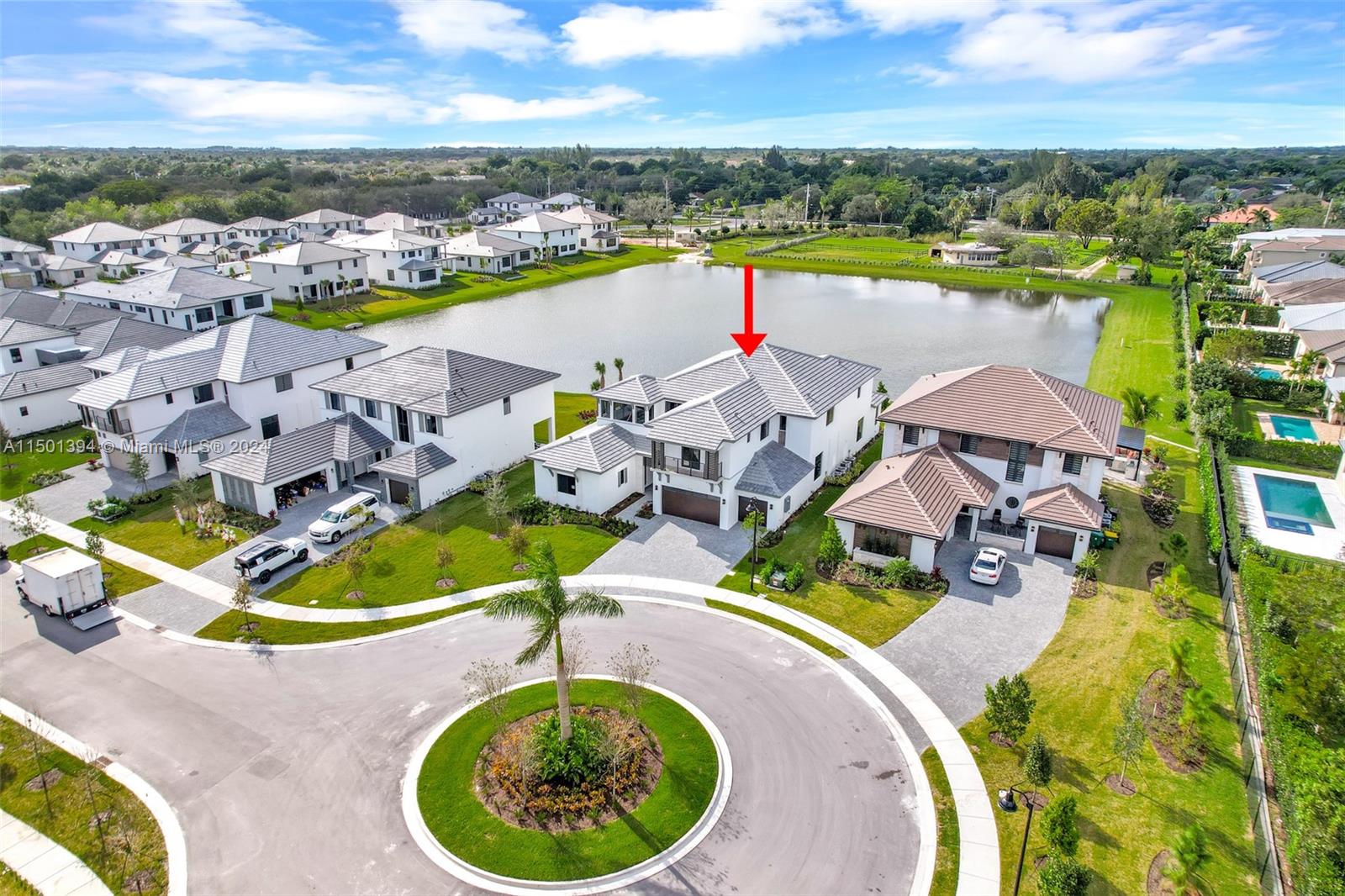 5735 SW 104th Ter 5735