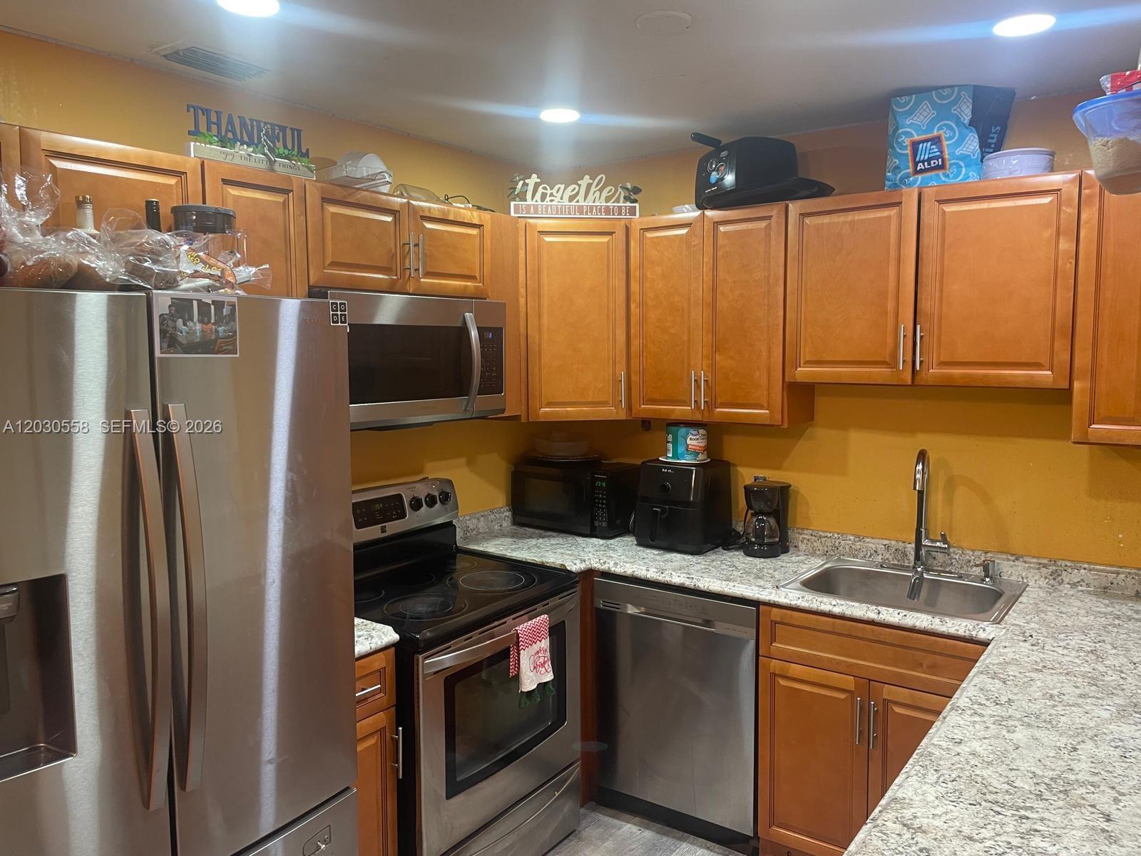 691 NW 20th Ct
