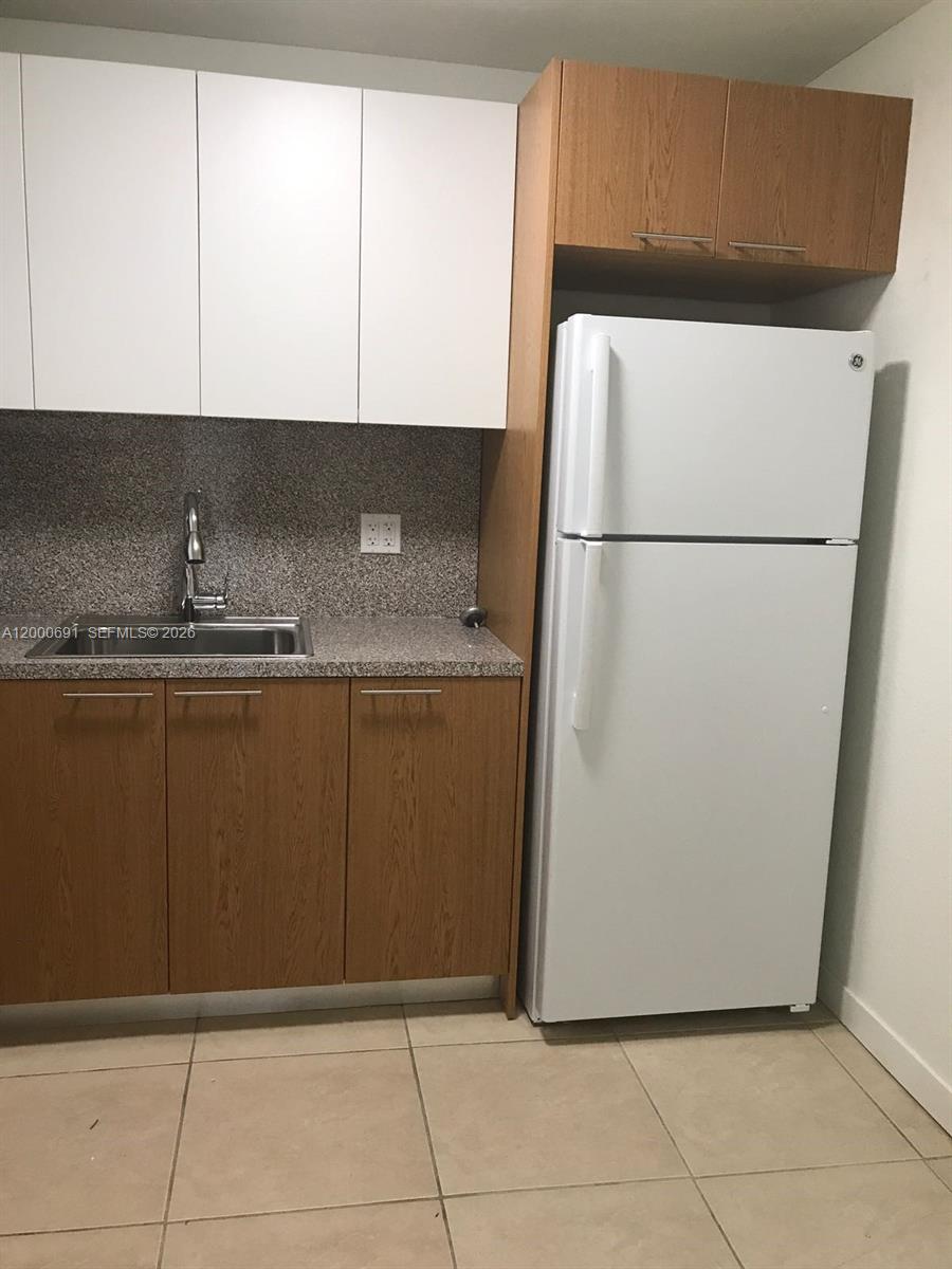 OLA CONDO - Residential Lease