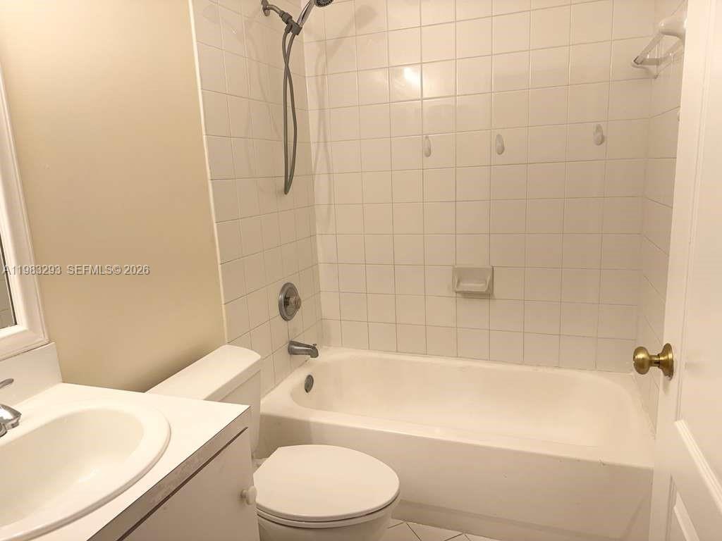 BONITA VILLAS CONDO - Residential Lease