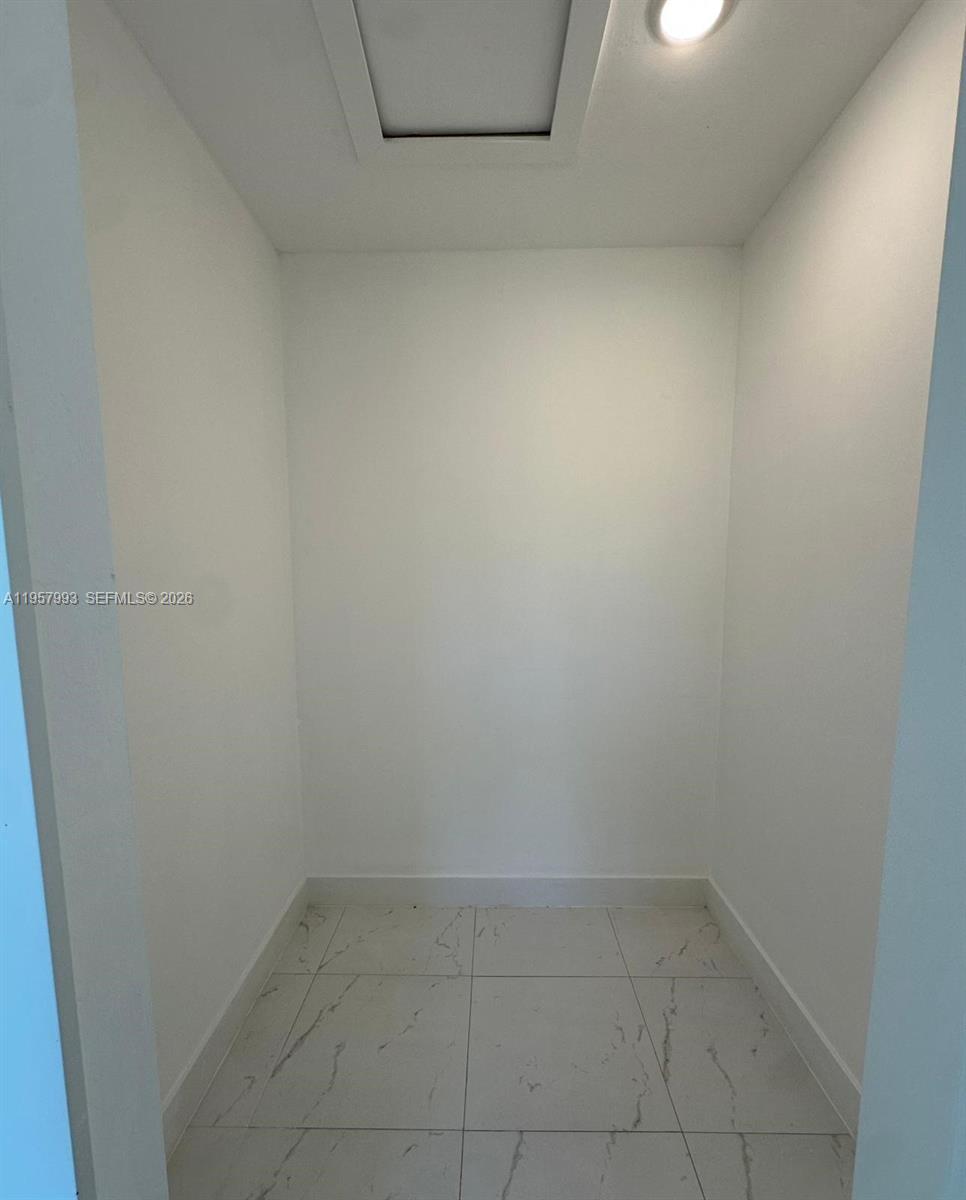 LEHIGH ESTATES - Residential Income