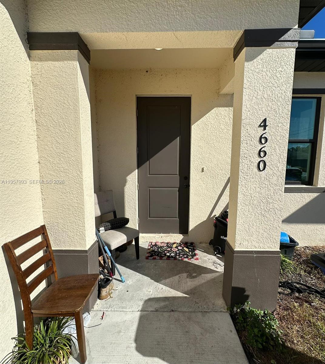 4660/4662 SW 26TH ST