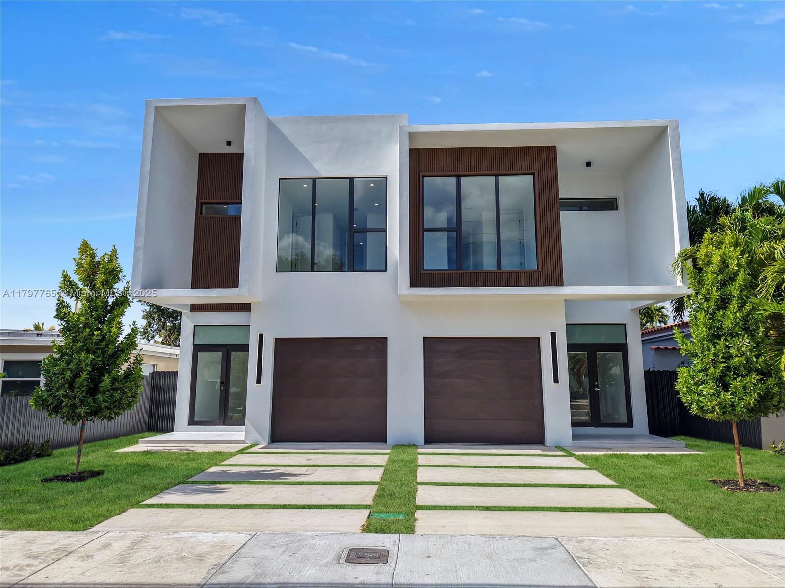 2837 Sw 25th St, Miami, Broward County, Florida - 4 Bedrooms  
4 Bathrooms - 