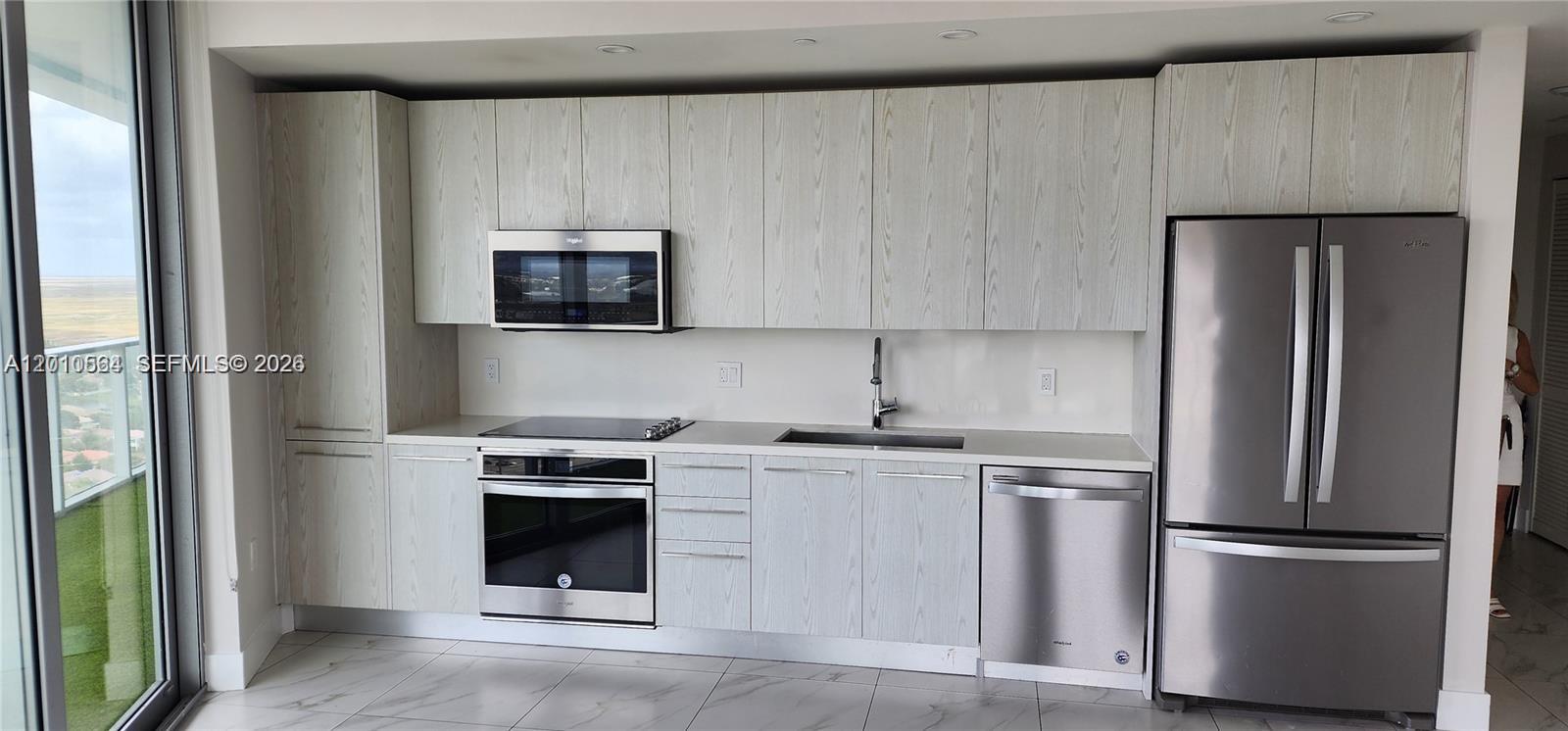 METROPICA NORTH TOWER ONE - Residential