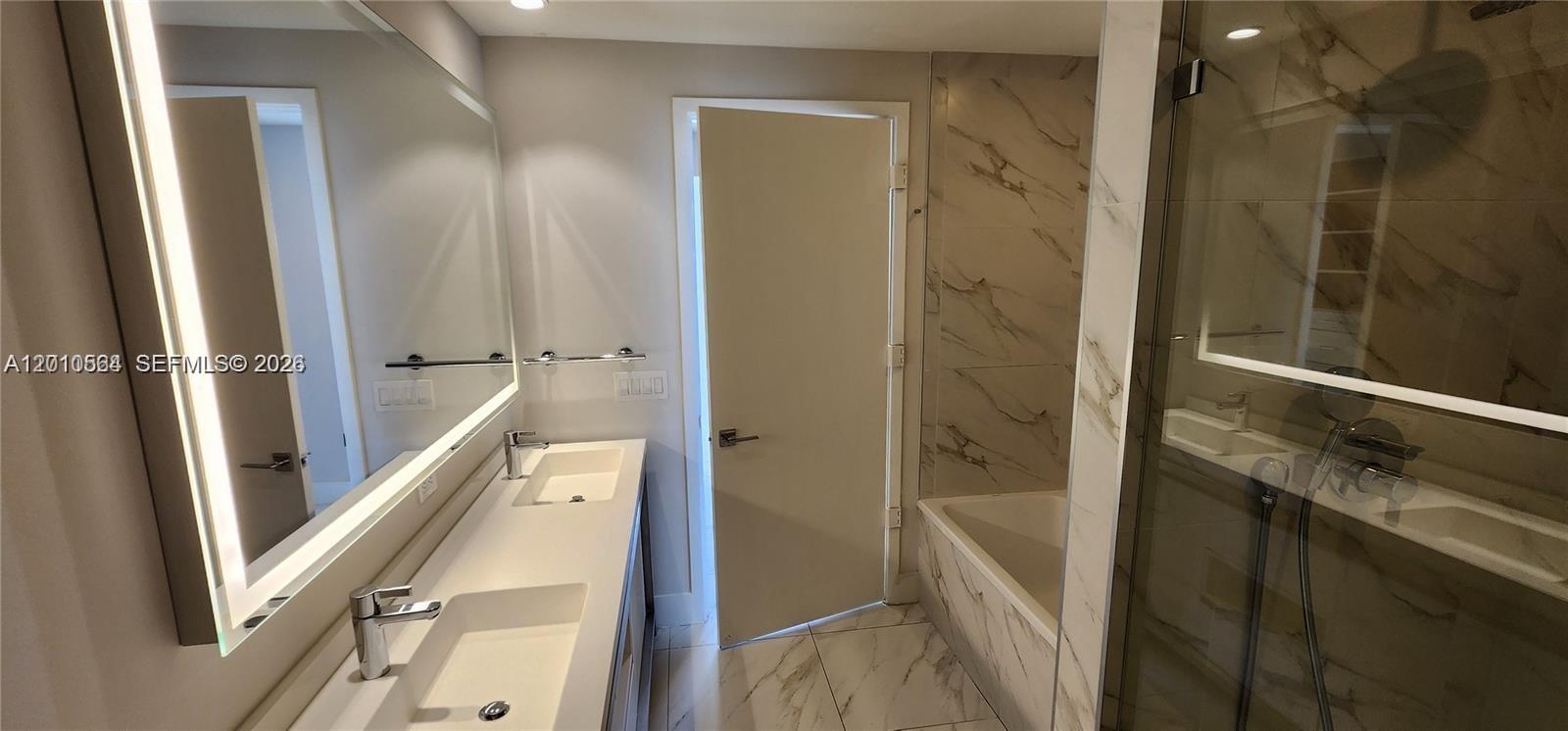 METROPICA NORTH TOWER ONE - Residential