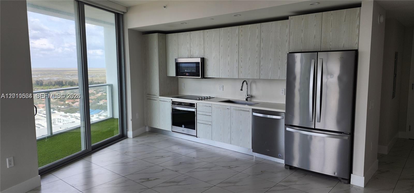 METROPICA NORTH TOWER ONE - Residential
