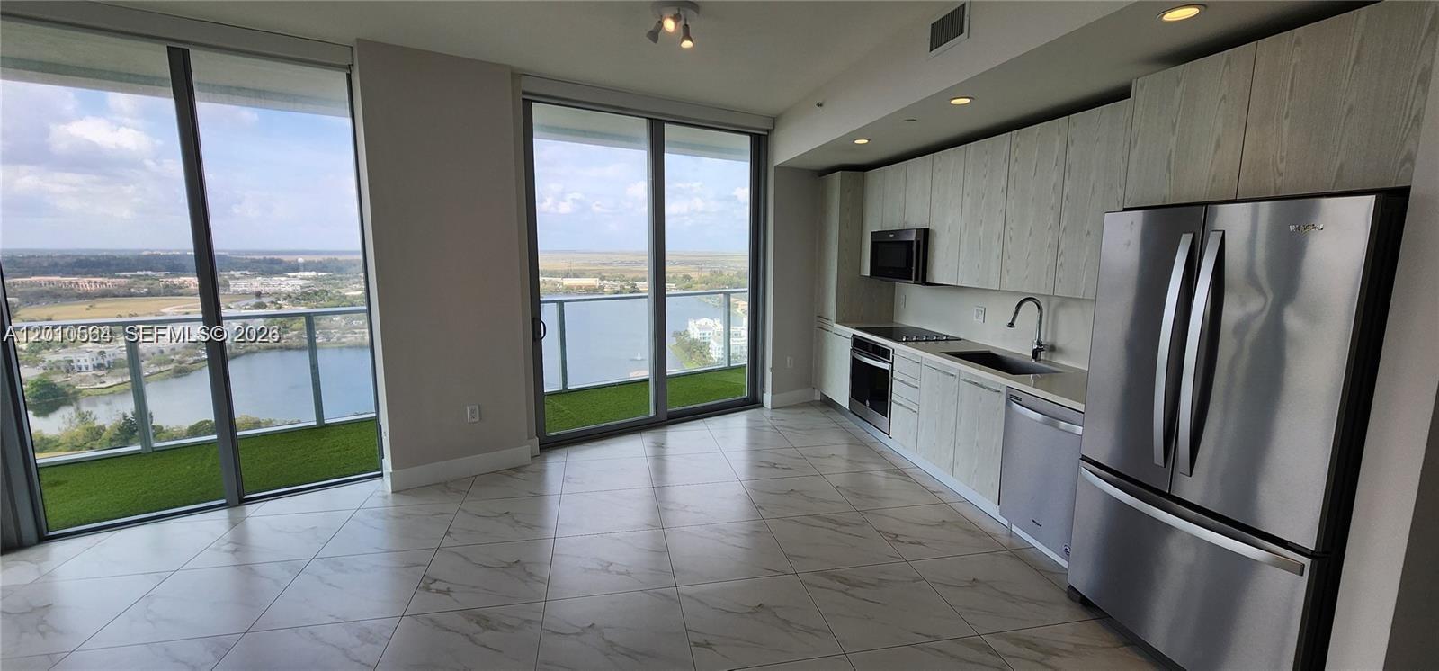 METROPICA NORTH TOWER ONE - Residential