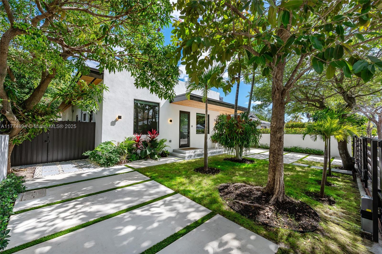 151 NW 44th St