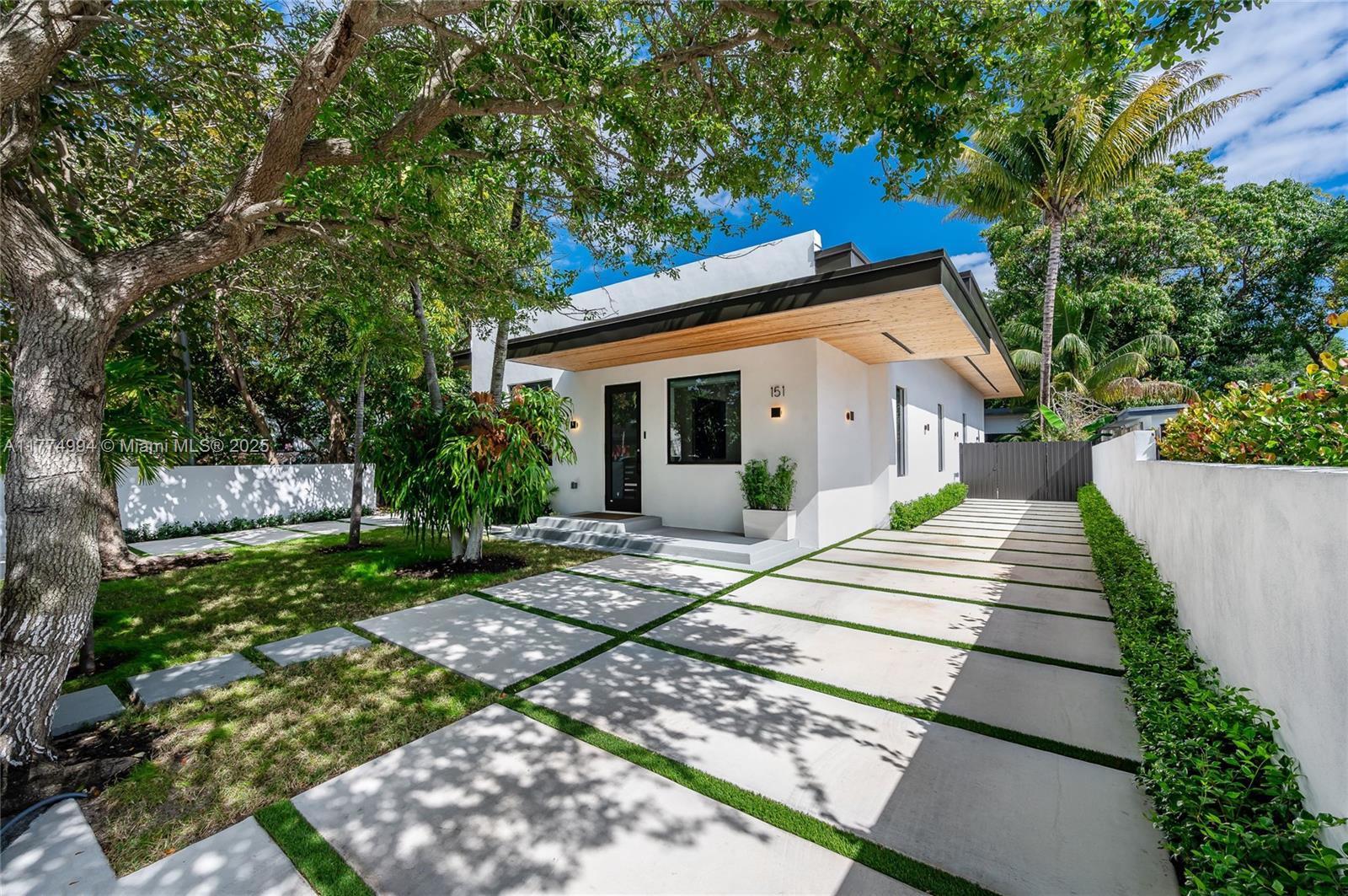 151 NW 44th St