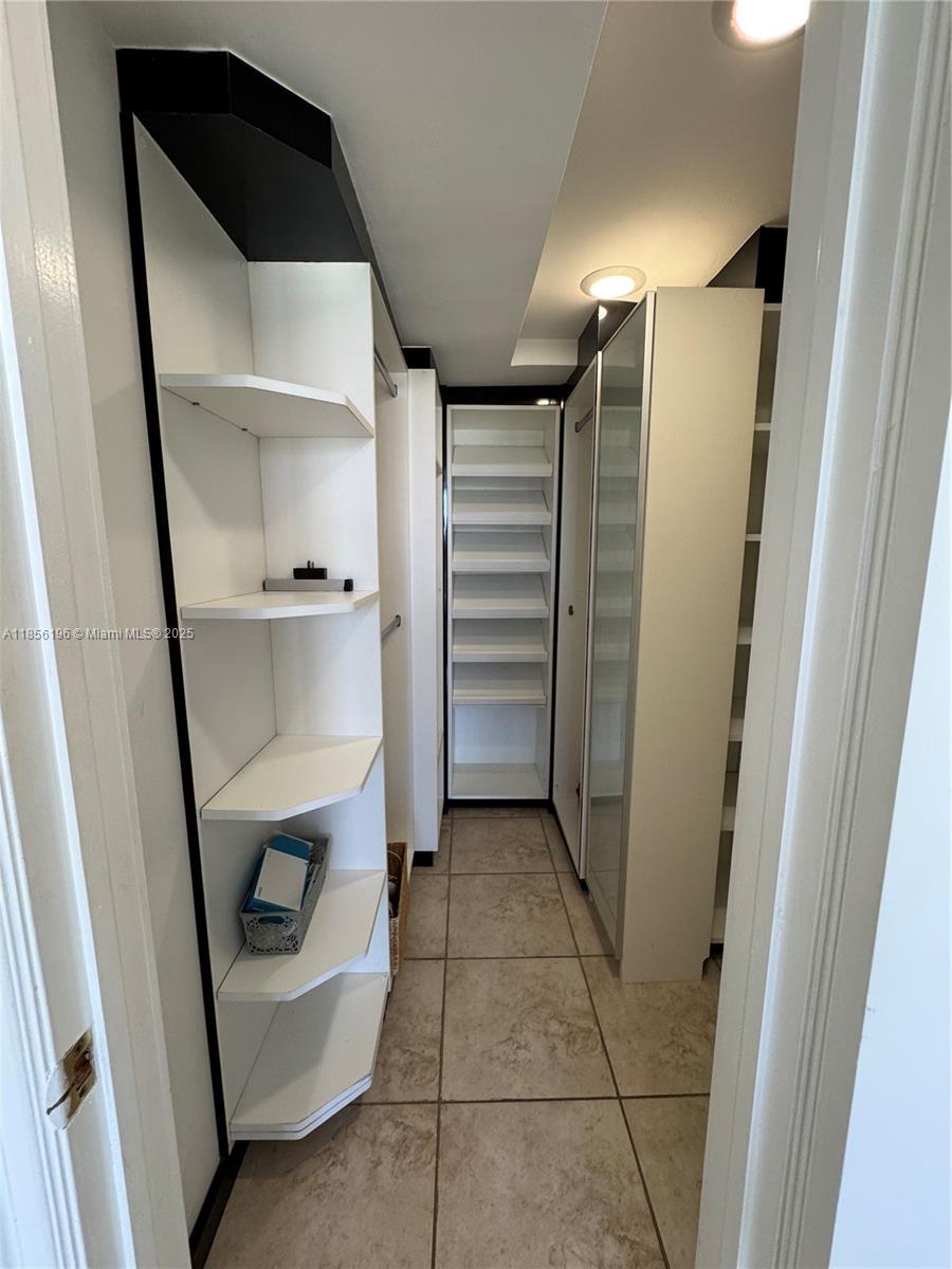 ARLEN HOUSE EAST CONDO - Residential