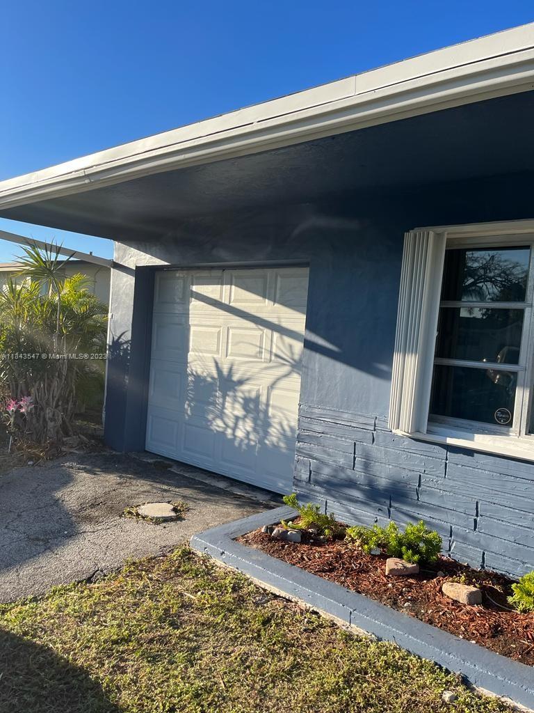 Photo 4 of 24 of 6761 NW 29th St house