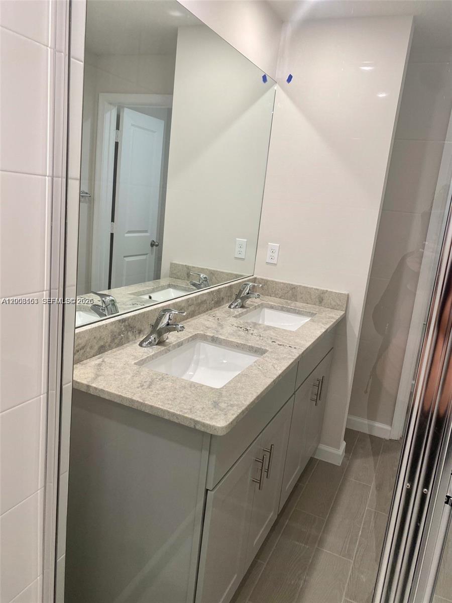ENCLAVE AT MANGONIA PARK - Residential