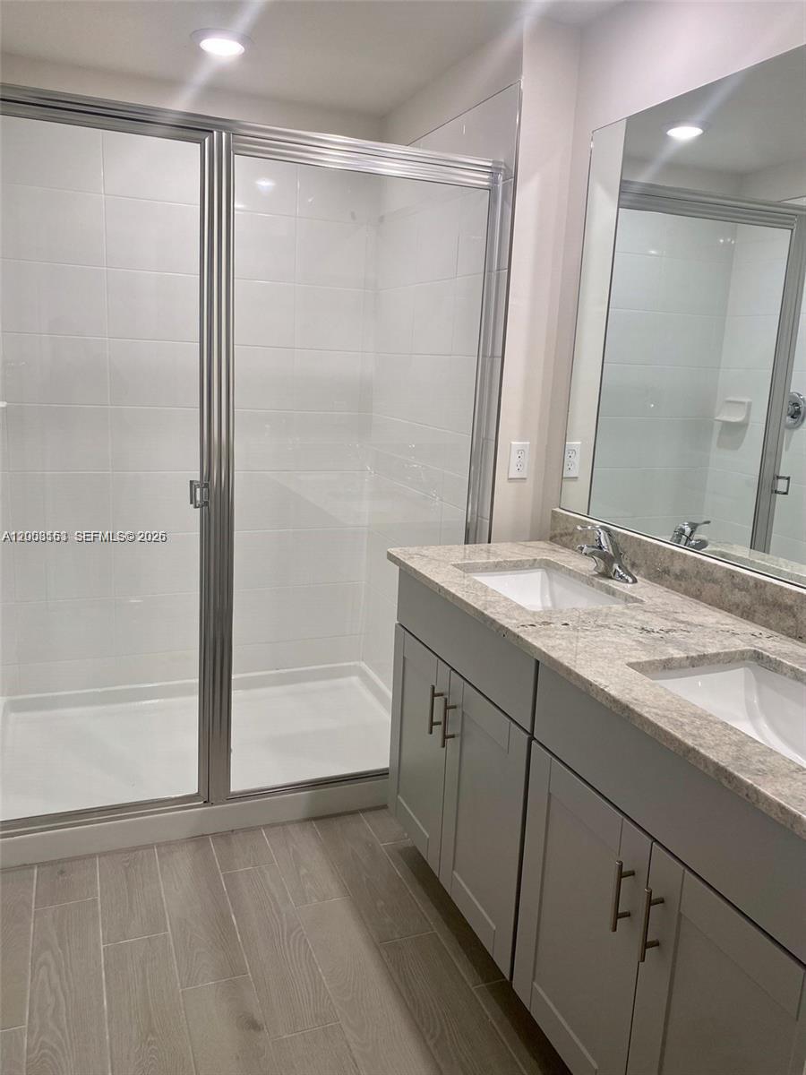 ENCLAVE AT MANGONIA PARK - Residential