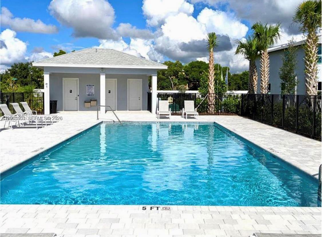 ENCLAVE AT MANGONIA PARK - Residential