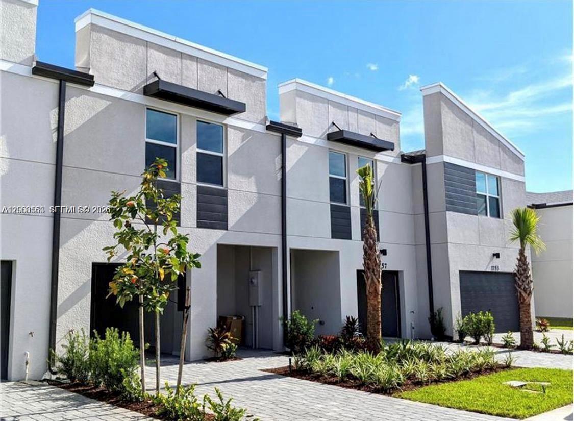 ENCLAVE AT MANGONIA PARK - Residential