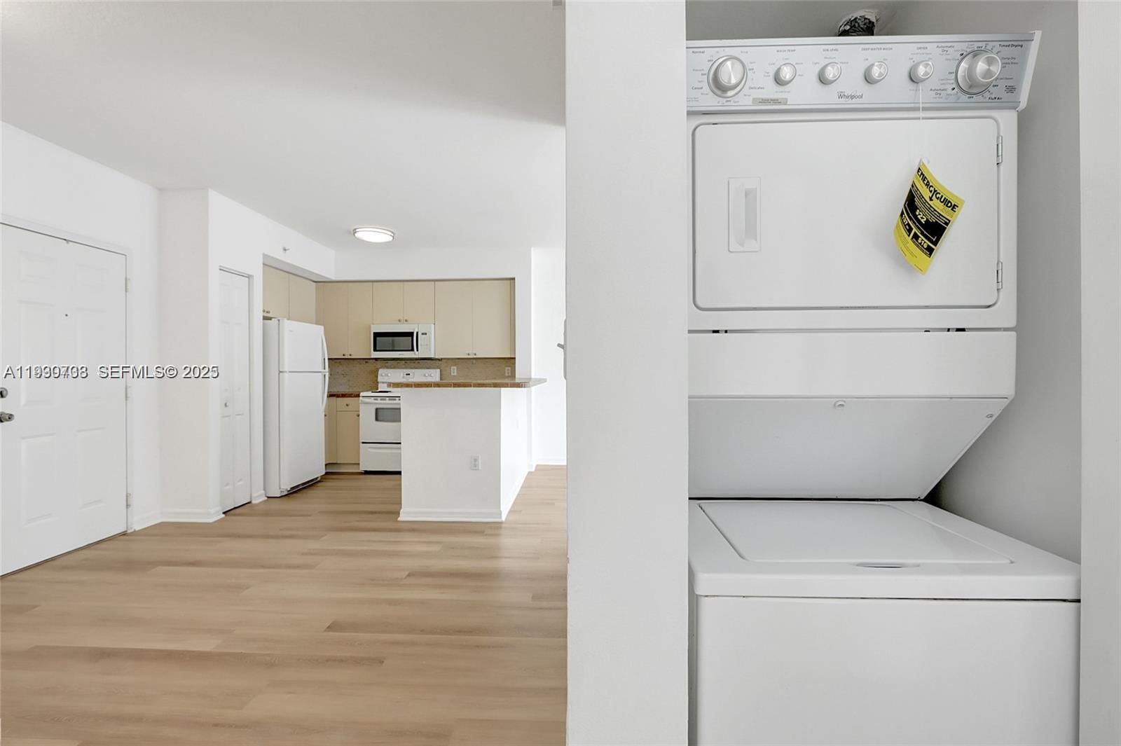 PARADISE POINTE CONDO - Residential Lease