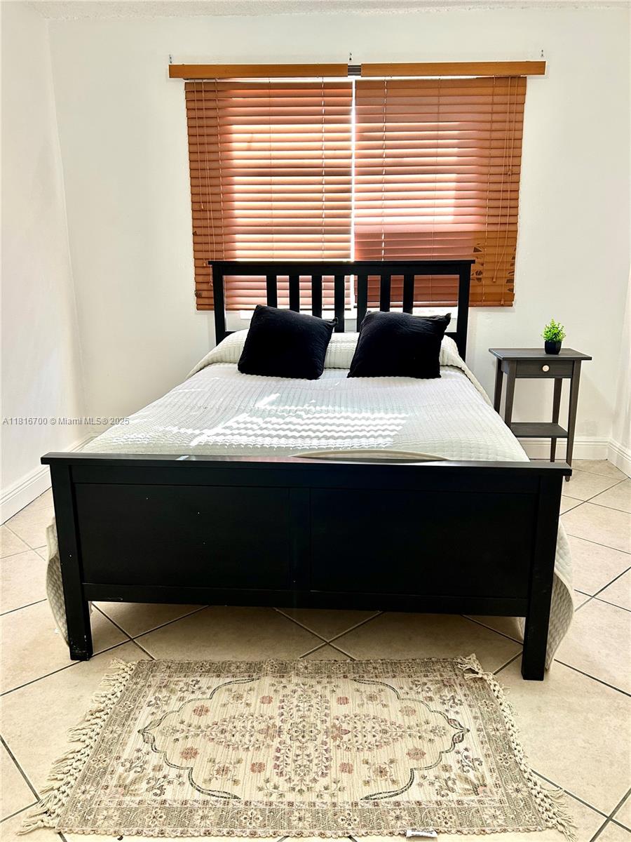 CORAL WAY PARK SEC C - Residential Lease