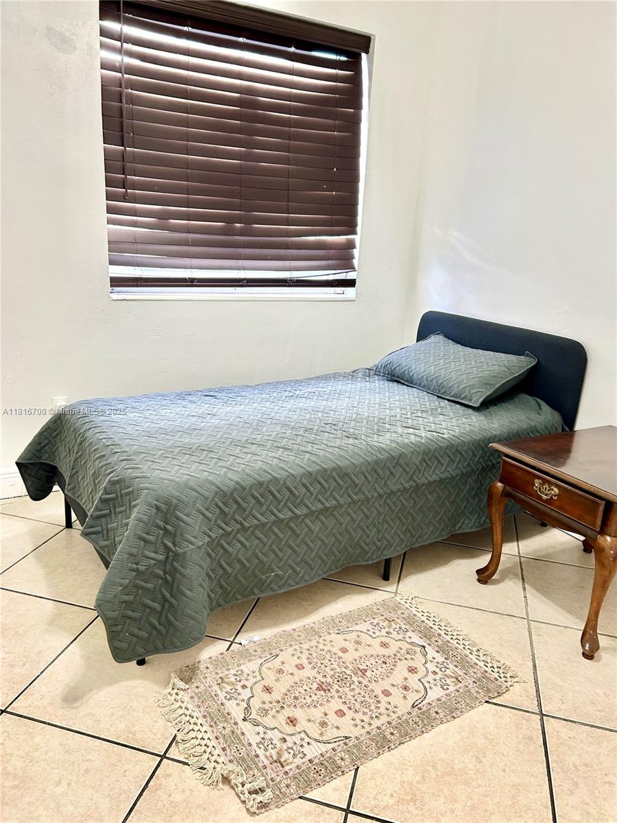 CORAL WAY PARK SEC C - Residential Lease