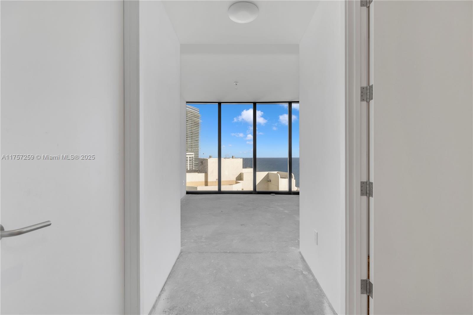 18555 Collins Ave 3205