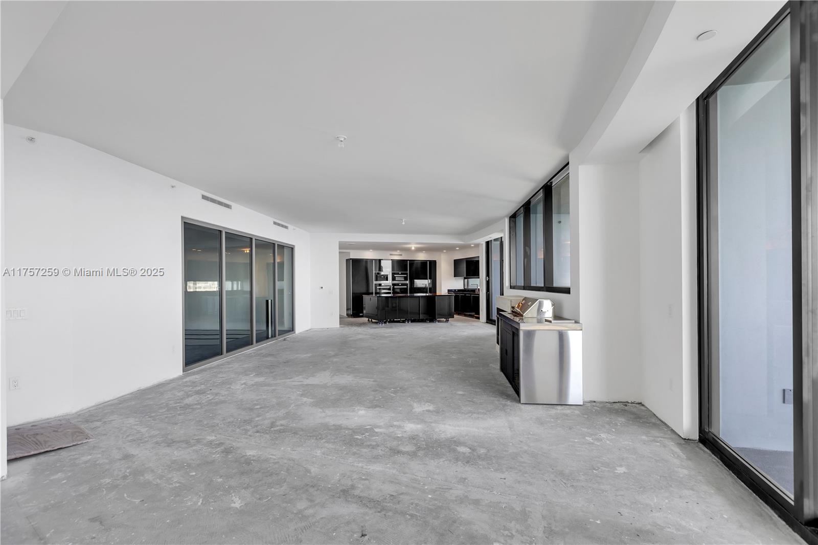 18555 Collins Ave 3205