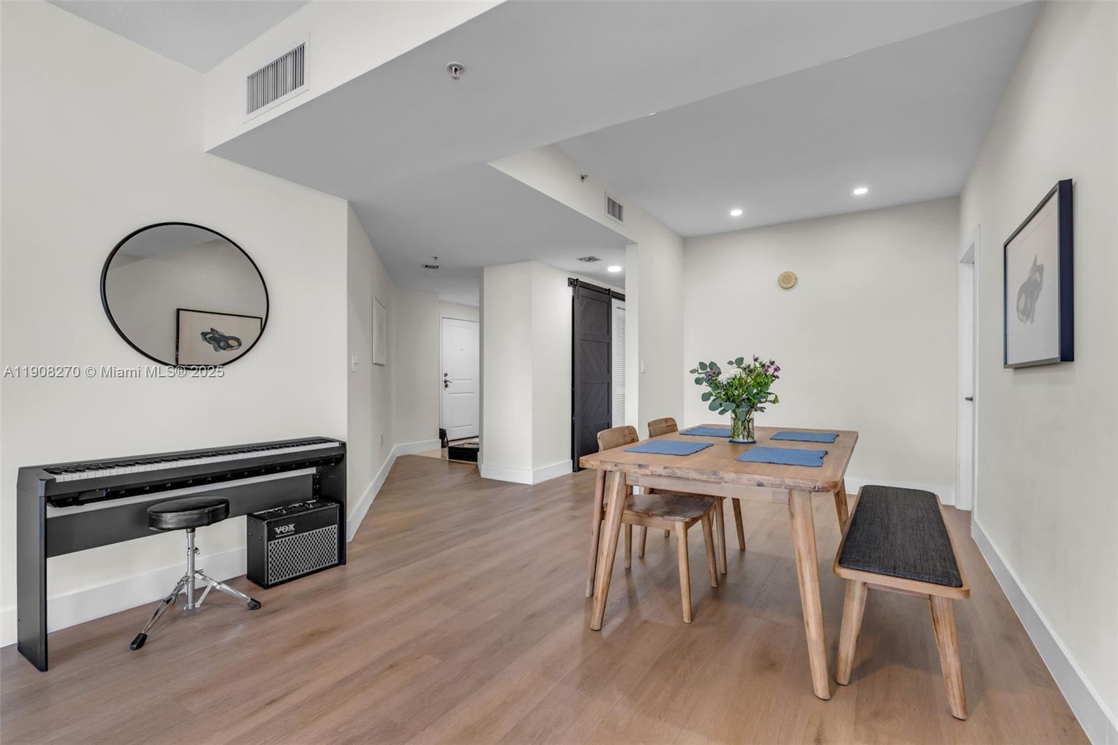 360 CONDO A - Residential