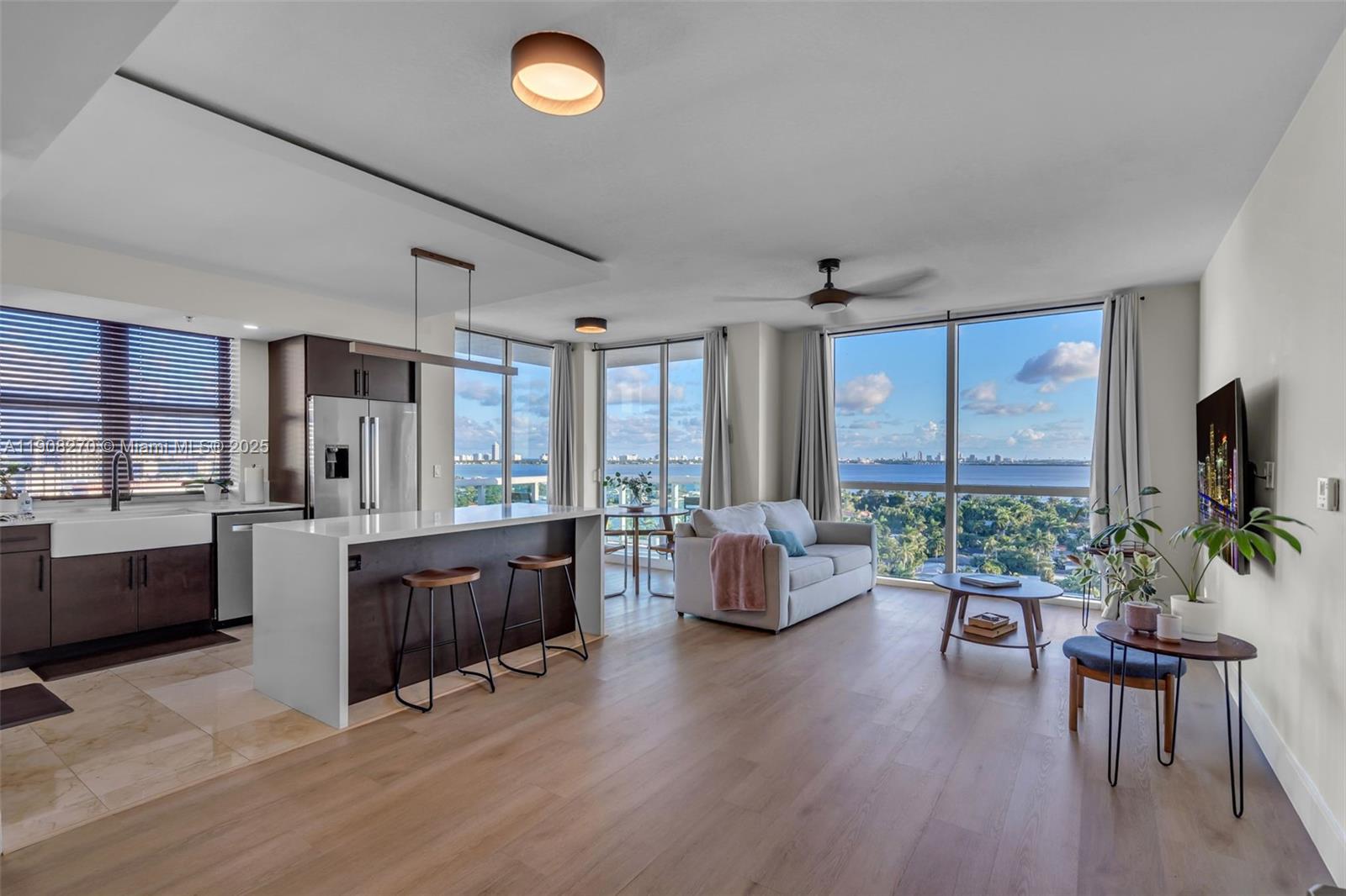 7900 Harbor Island Dr 1525