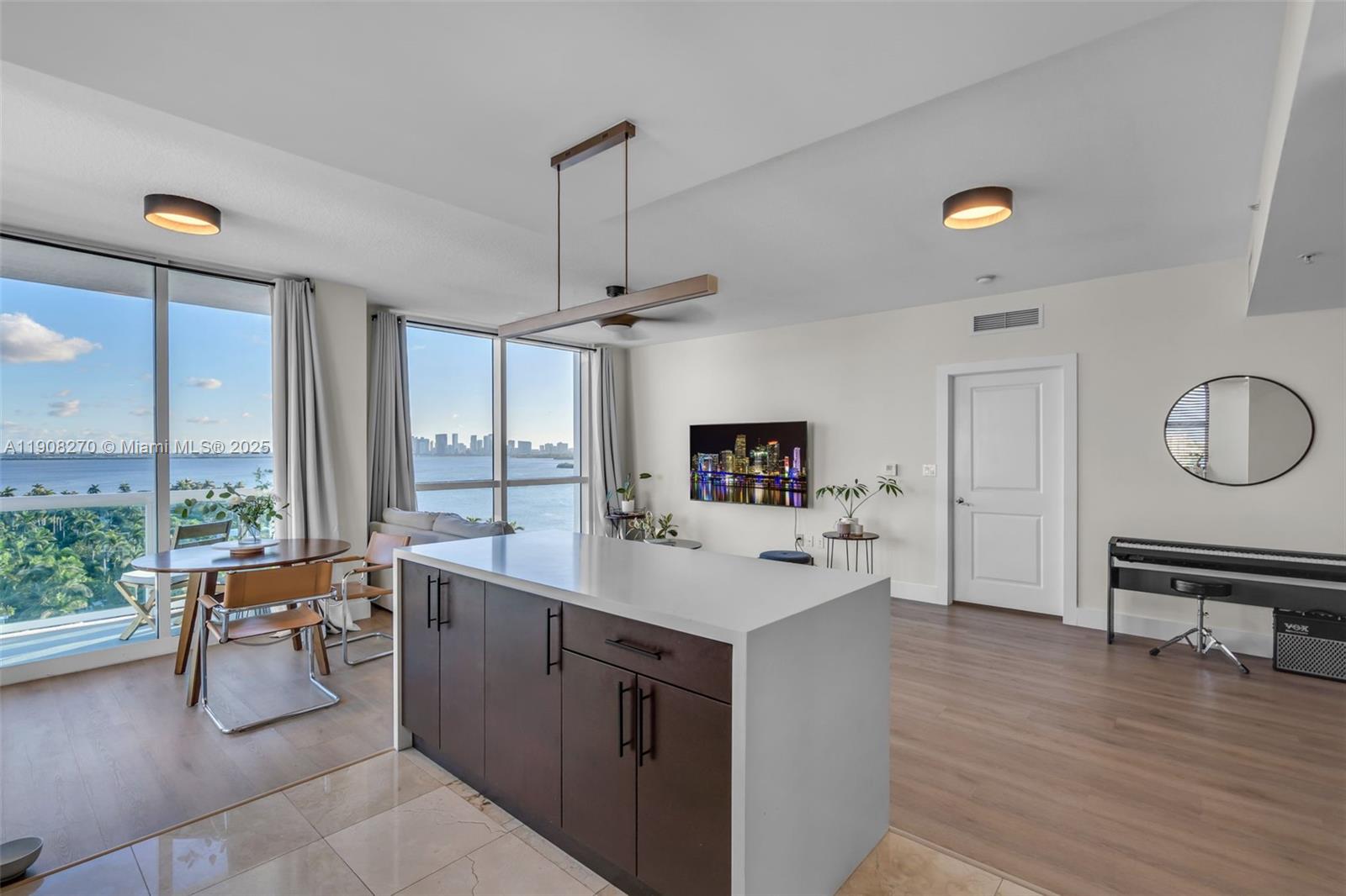 360 CONDO A - Residential