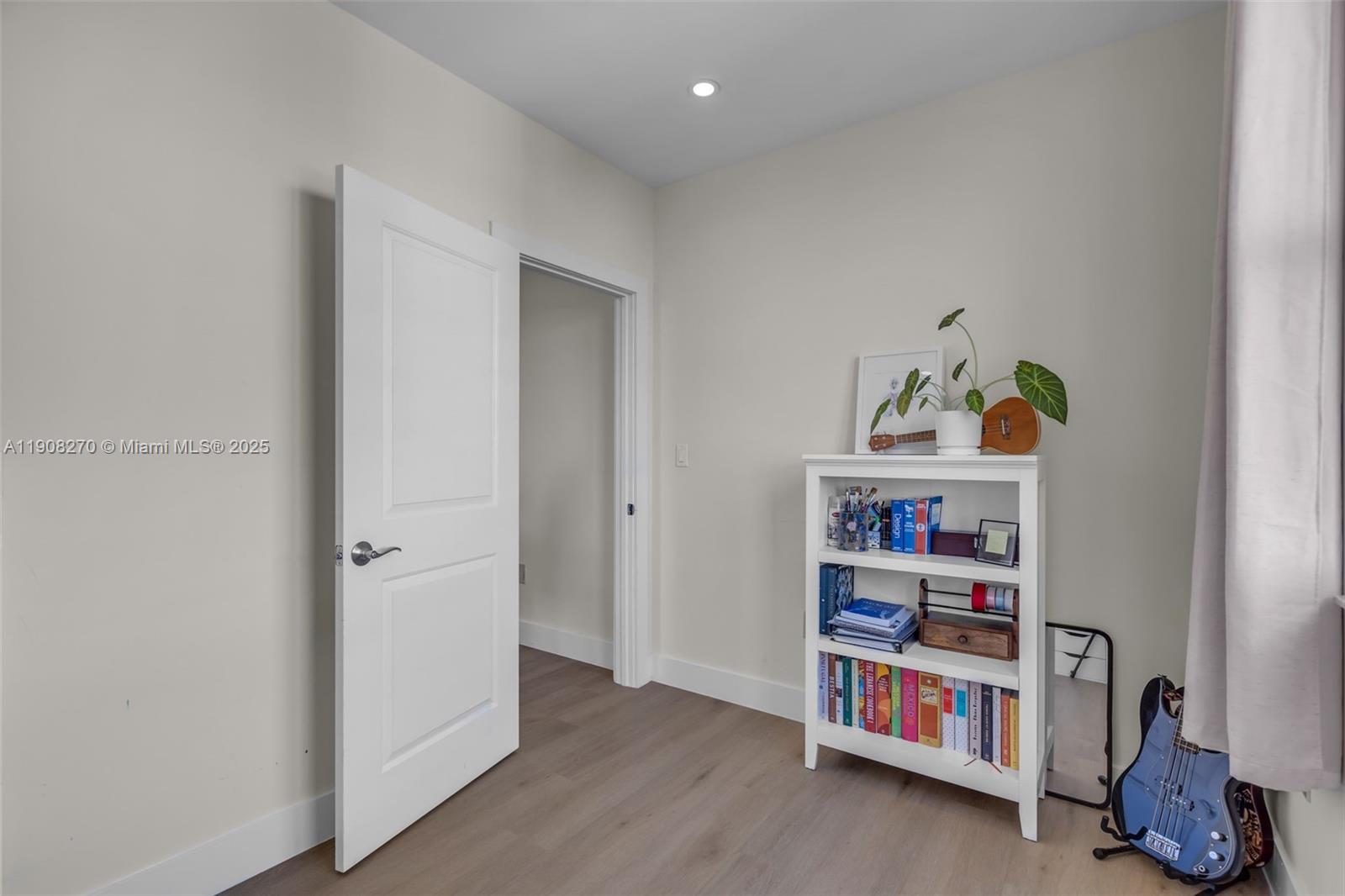 360 CONDO A - Residential