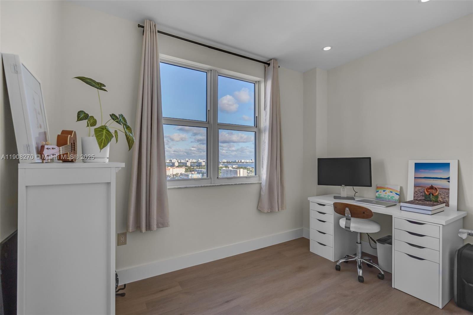 360 CONDO A - Residential