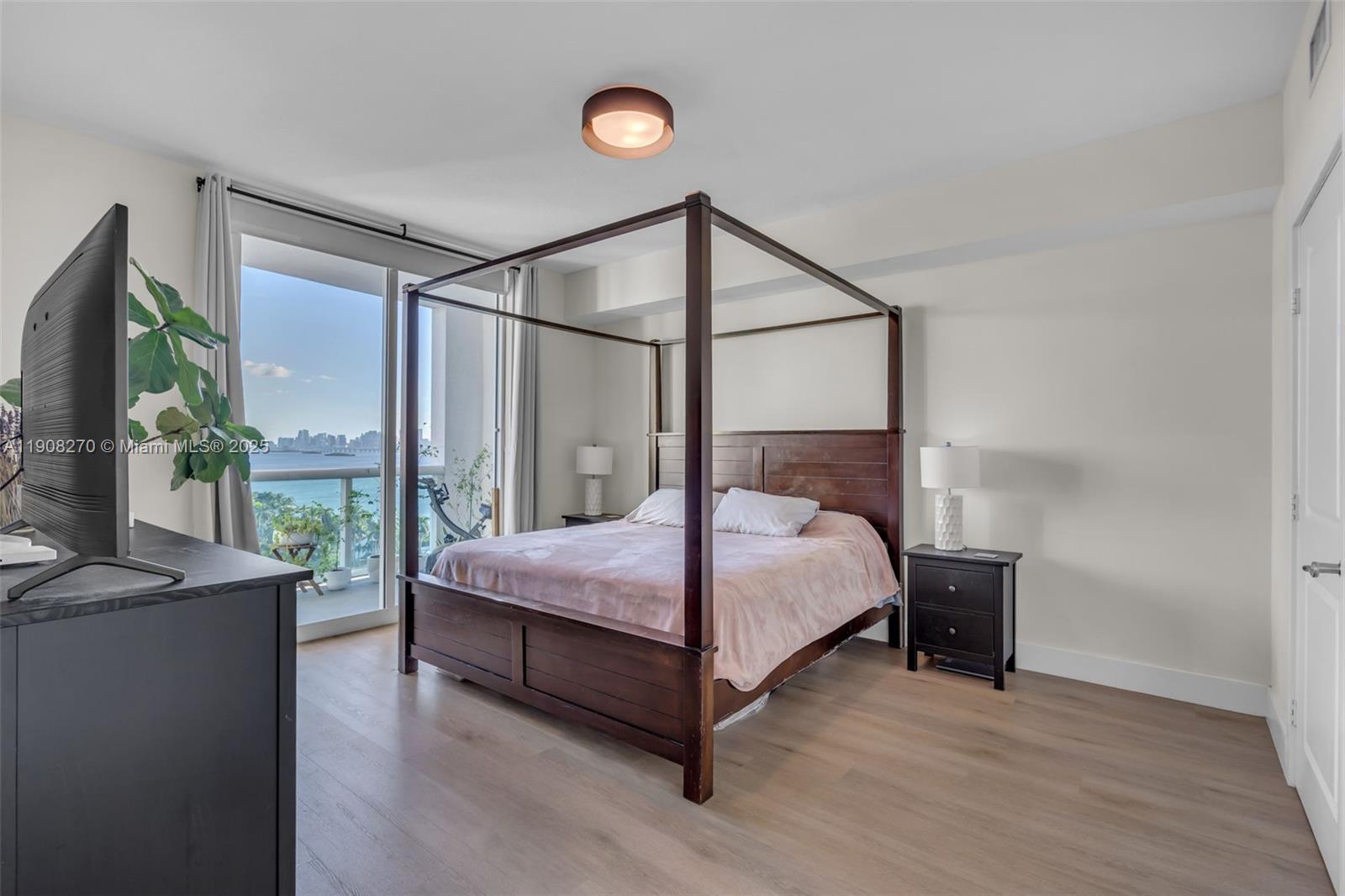 360 CONDO A - Residential