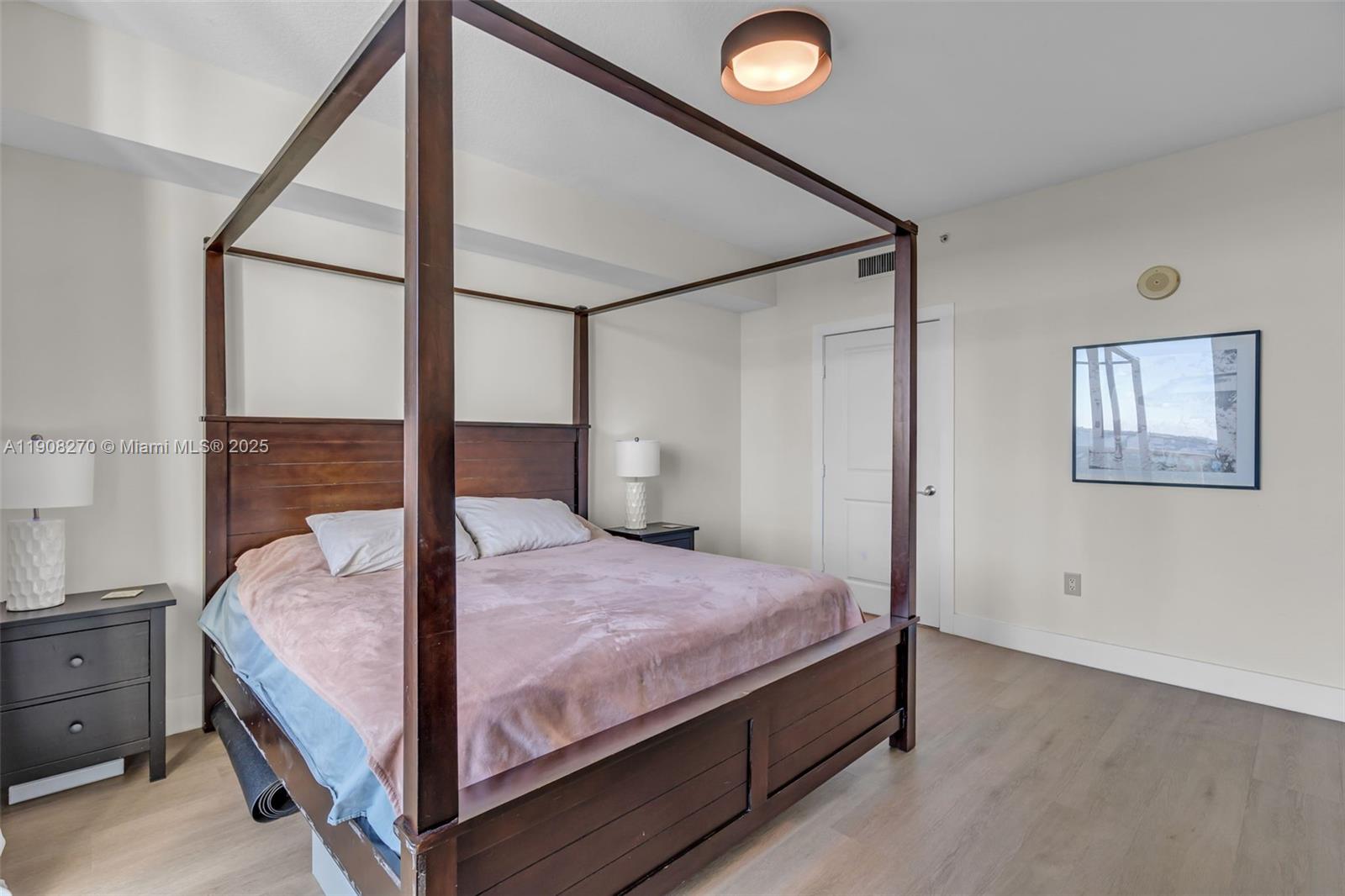 360 CONDO A - Residential